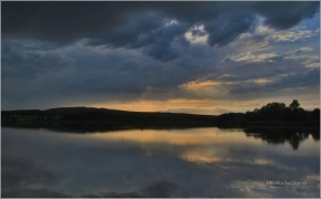 <p>Šluknovsko - Horní podluží, Velký rybník před bouřkou</p>